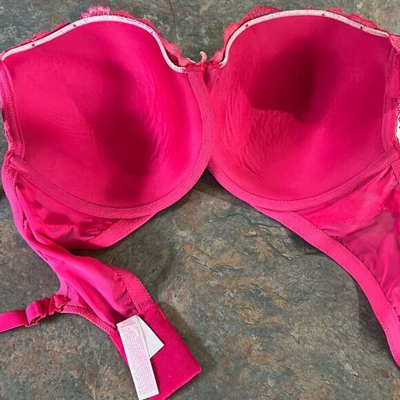 Victoria’s Secret 34DDD Body by Victoria Pink Lace Underwire Bra - Picture 5 of 8
